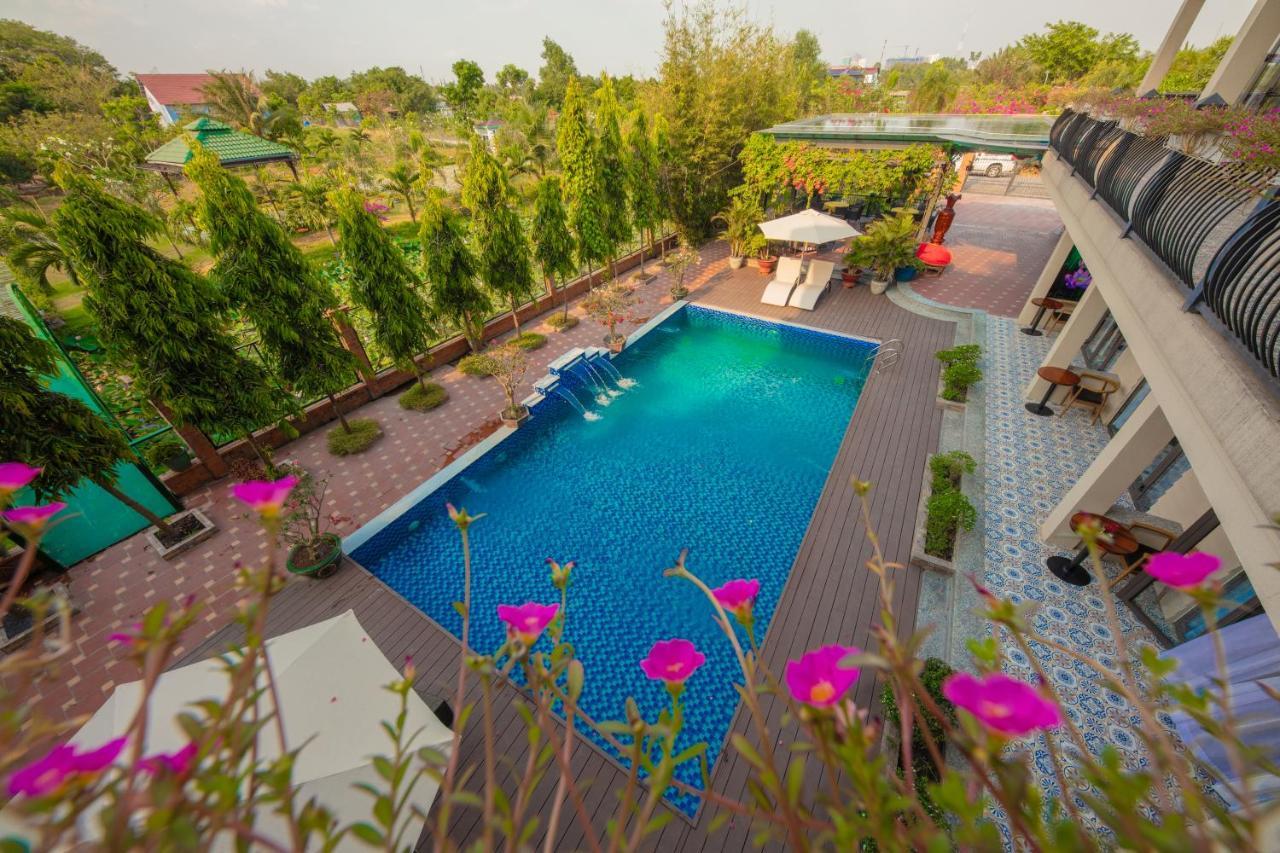 Khu Nghi Duong Huong Sen - Binh My, Cu Chi Hotel Ho Chi Minh City Exterior photo