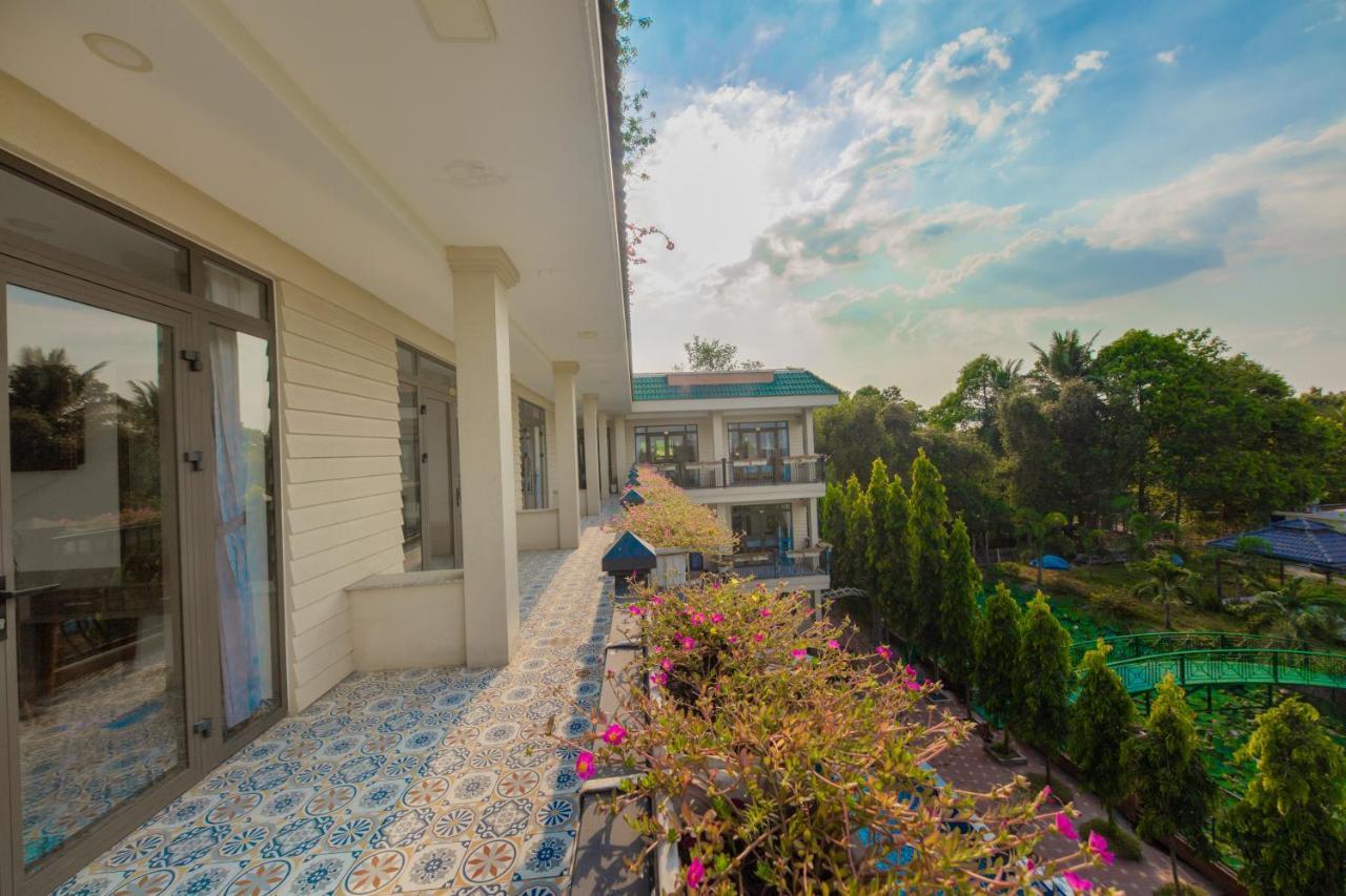 Khu Nghi Duong Huong Sen - Binh My, Cu Chi Hotel Ho Chi Minh City Exterior photo