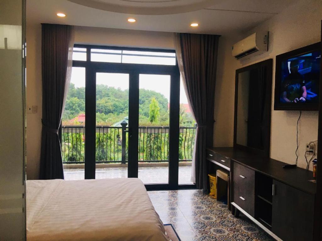 Khu Nghi Duong Huong Sen - Binh My, Cu Chi Hotel Ho Chi Minh City Exterior photo