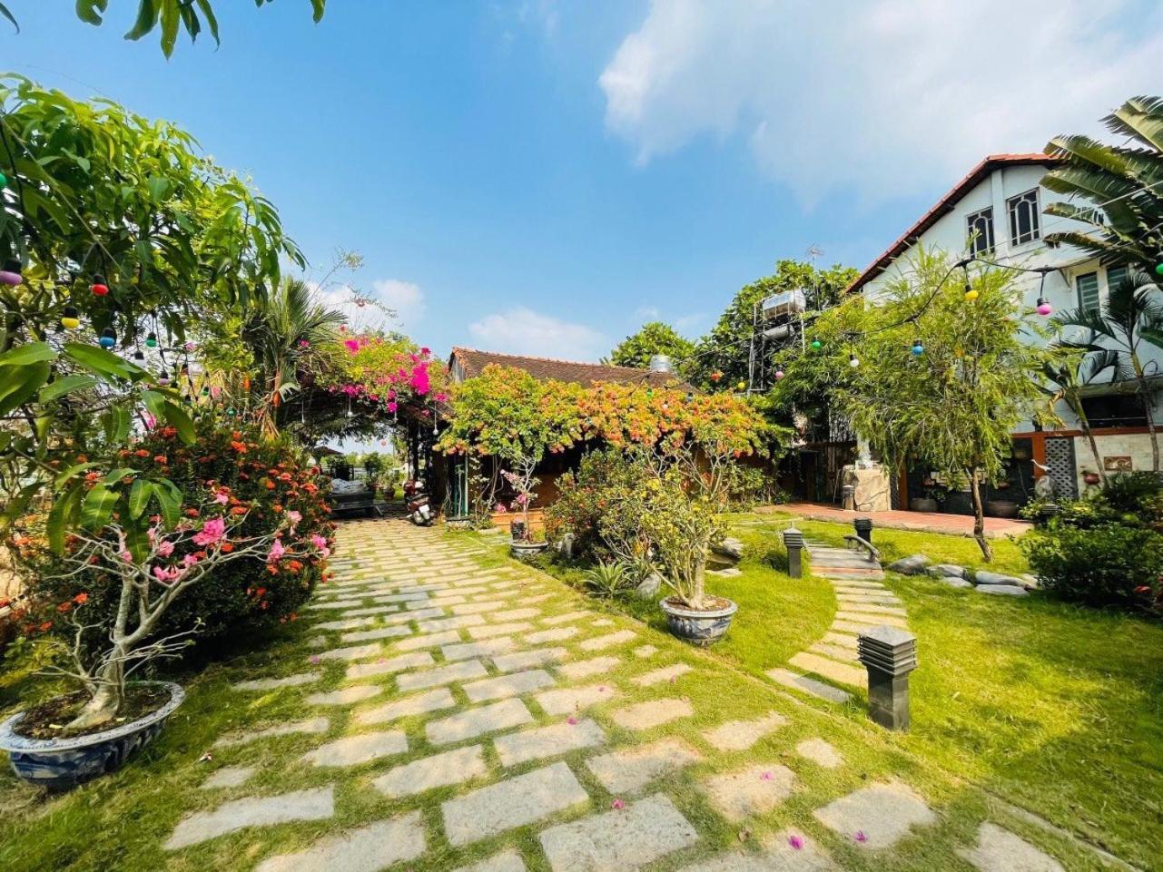 Khu Nghi Duong Huong Sen - Binh My, Cu Chi Hotel Ho Chi Minh City Exterior photo